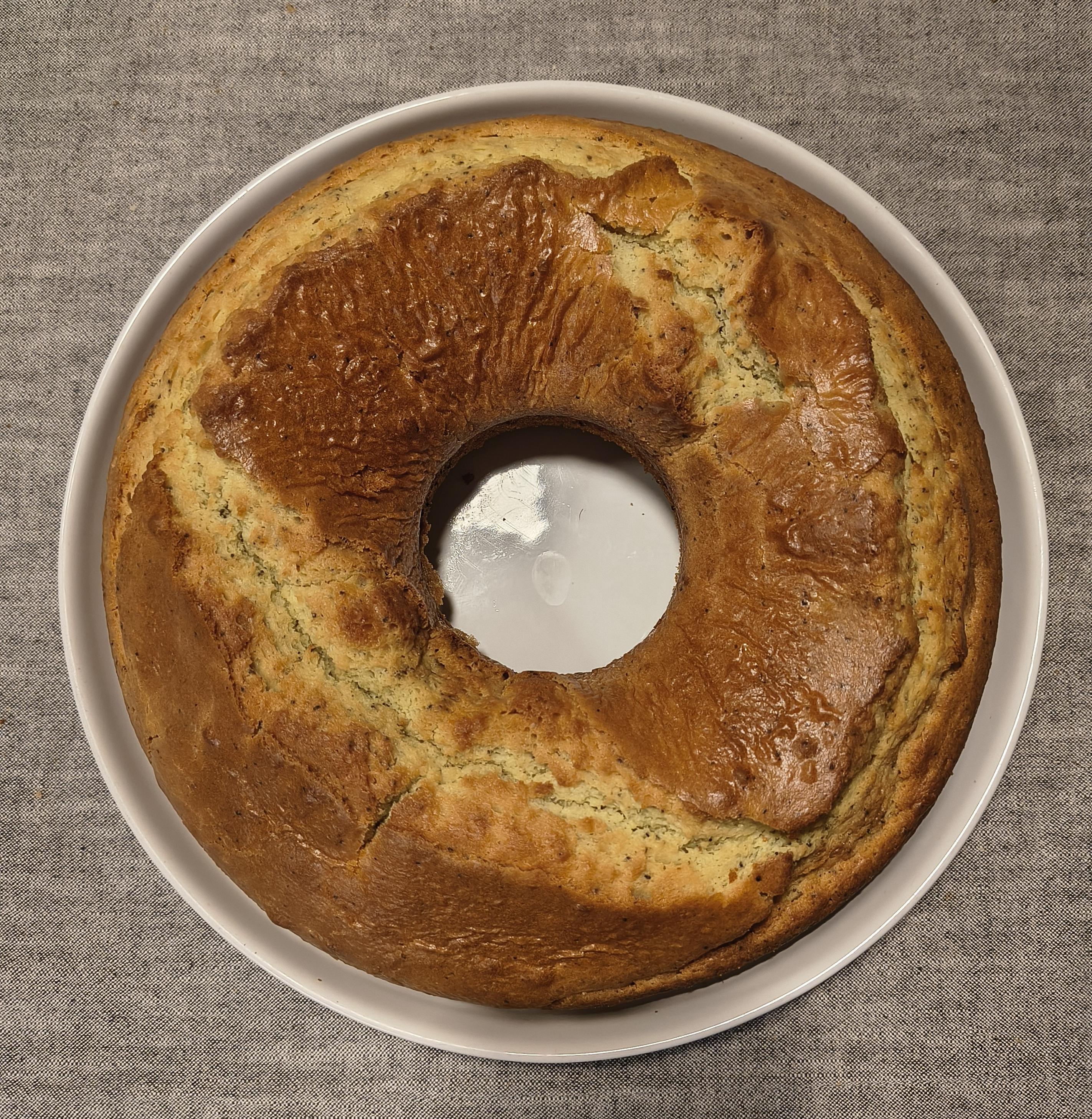 El bizcocho a punto de ser devorado