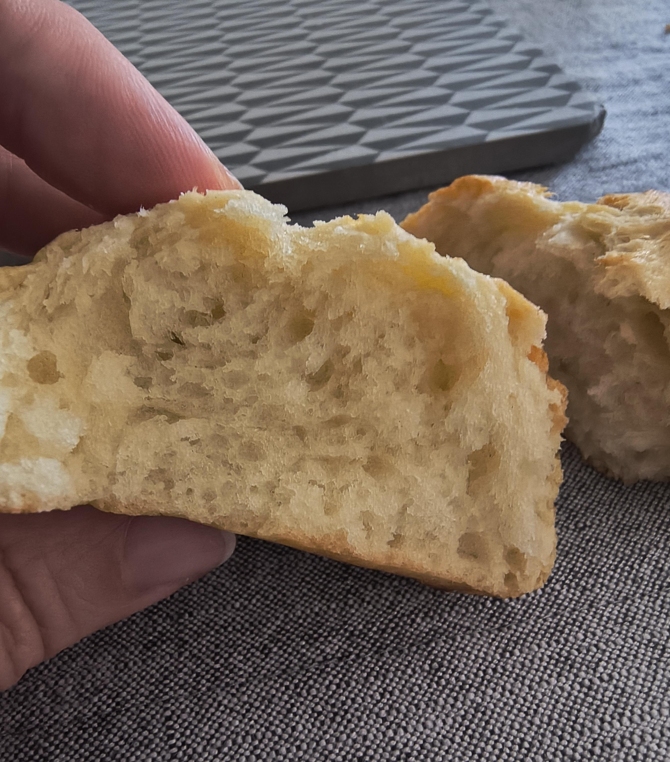 Las Osterpinze enfriándose. Son bollitos redondos y dorados